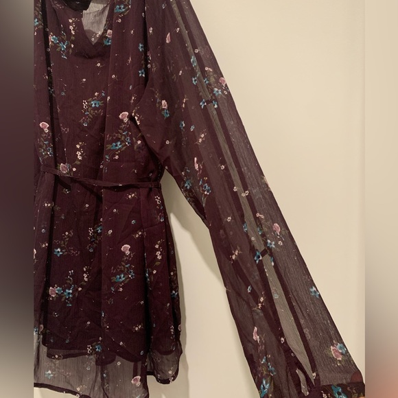 Stork and babe long sleeve sheer dark purple shirt with flowers. Size xl - Picture 4 of 4